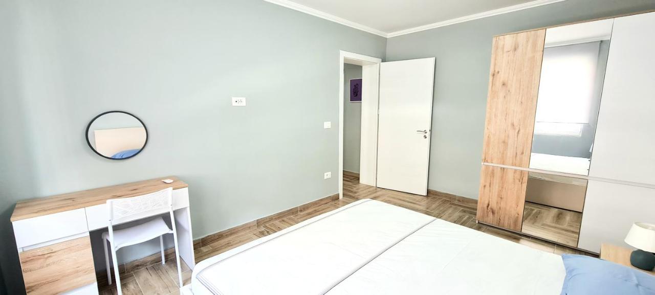 2V1 - 21 Dhjetori Apartamento Tirana Exterior foto